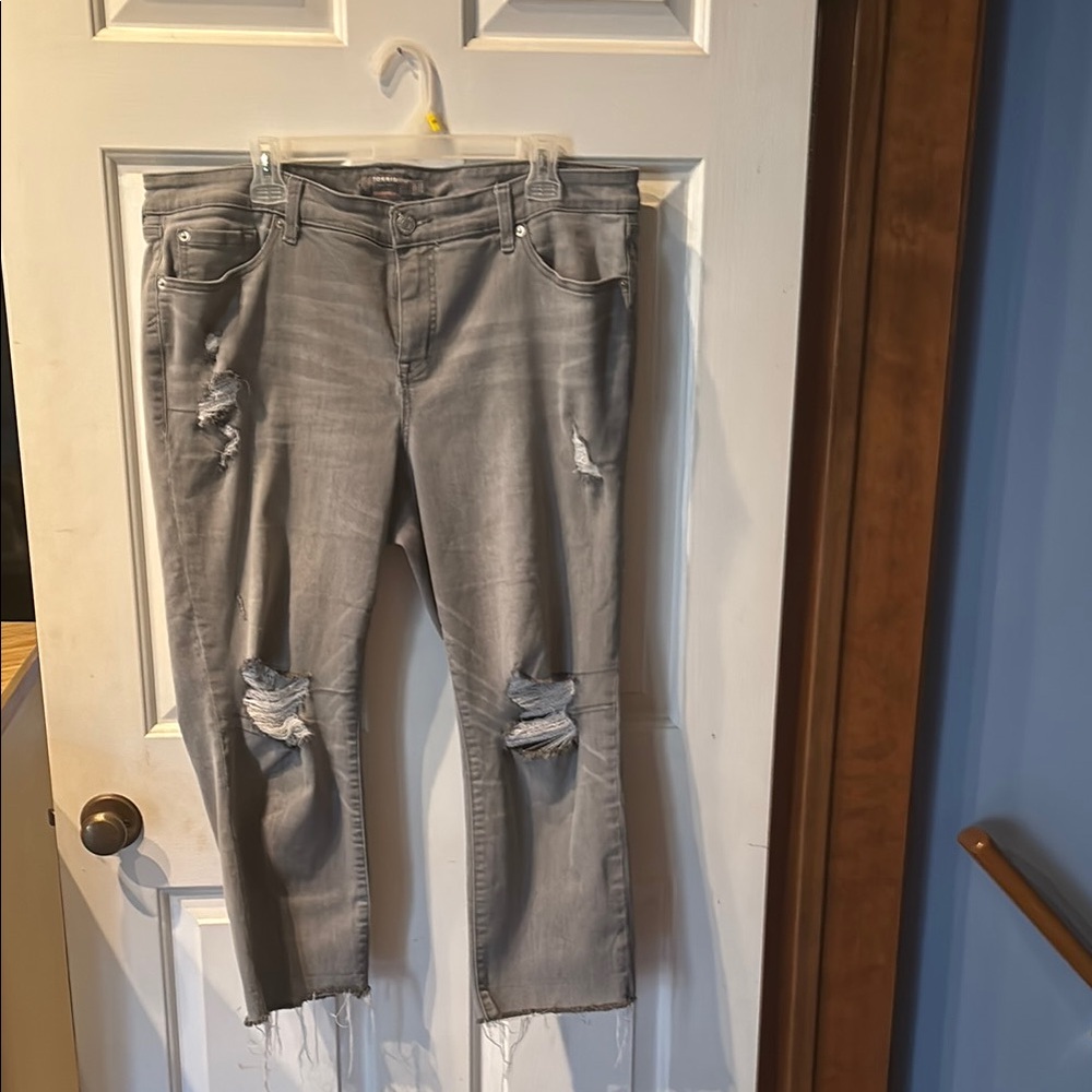 Torrid Crop Boyfriend super soft jeans size 18